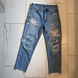 American Eagle Strigid Mom Straight Jean